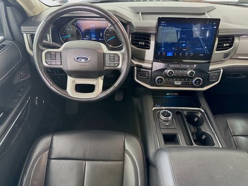 Used 2024 Ford Expedition XLT image 27