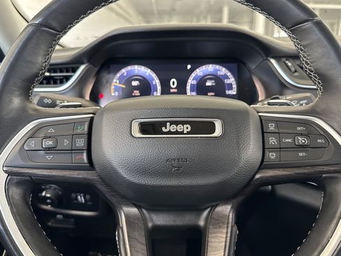 Used 2022 Jeep Grand Cherokee L Limited AWD/4WD image 24