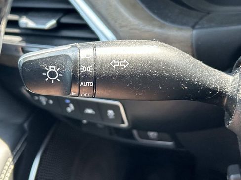 Used 2021 Genesis G90 3.3T Premium RWD image 36
