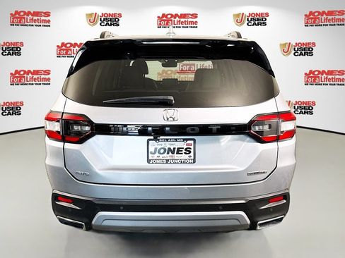 Used 2024 Honda Pilot Touring image 15