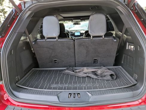 Used 2020 Ford Explorer Limited image 32