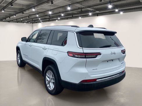 Used 2023 Jeep Grand Cherokee L Laredo AWD/4WD image 5