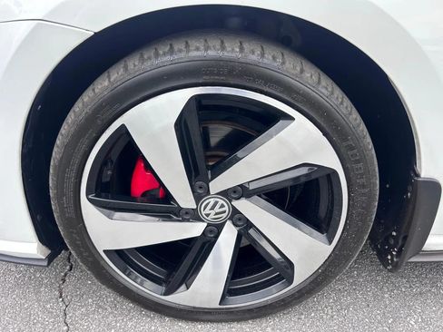 Used 2019 Volkswagen Golf 4-Door FWD image 38