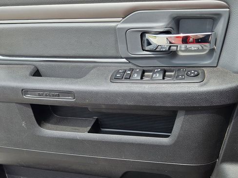 Used 2024 RAM 1500 Classic SLT AWD/4WD image 17