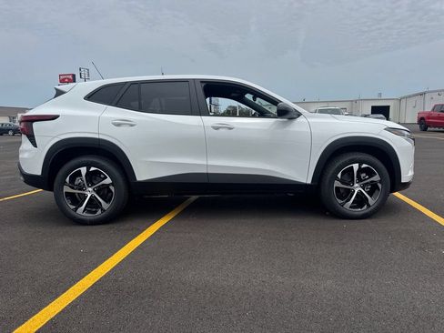 New 2026 Chevrolet Trax RS w/ Driver Confidence Package FWD image 9