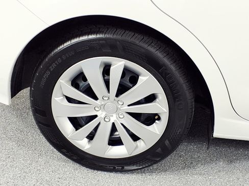 Used 2022 Subaru Impreza 2.0i w/ Popular Package #3 image 6