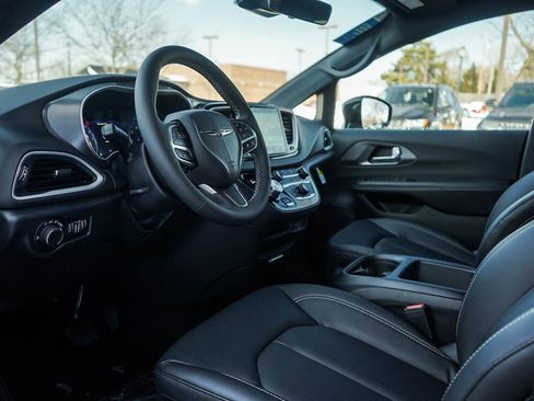 New 2026 Chrysler Voyager LX FWD image 19