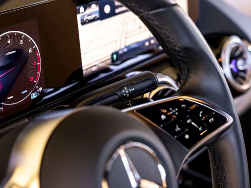 Used 2025 Mercedes-Benz GLA 250 image 19