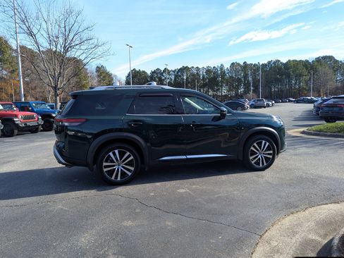 Used 2023 Nissan Pathfinder Platinum w/ Cargo Package image 4