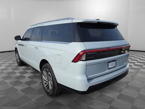 Used 2025 Lincoln Navigator L Reserve image 5
