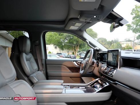 Used 2018 Lincoln Navigator Reserve w/ Technology Package AWD/4WD image 35