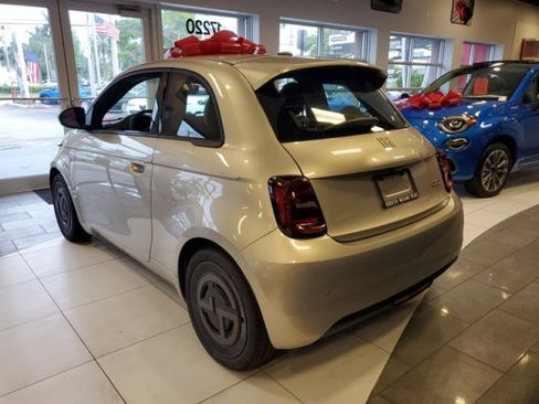 New 2025 FIAT 500 e FWD image 3