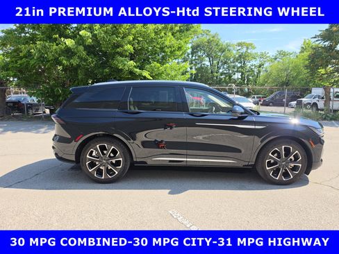 Used 2024 Lincoln Nautilus Reserve w/ Equipment Group 202A AWD/4WD image 2