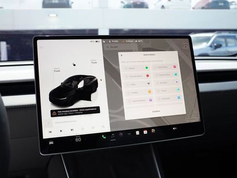 Used 2026 Tesla Model Y 2WD image 28