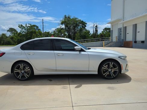 Used 2023 BMW 330i Sedan w/ Premium Package RWD image 4