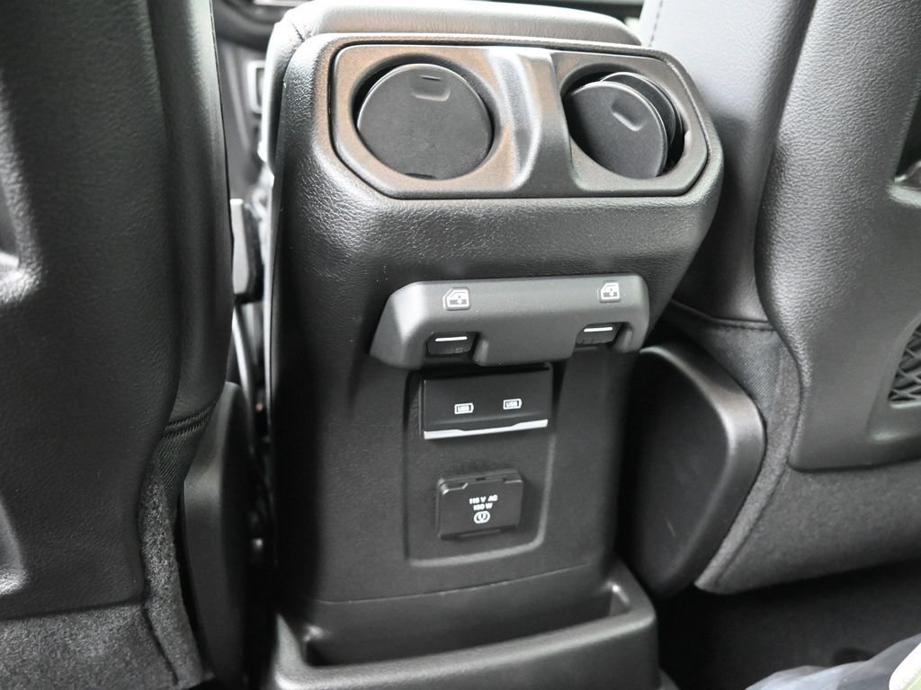 New 2026 Jeep Wrangler Unlimited Sahara AWD/4WD image 10