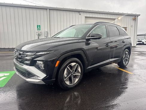 Used 2025 Hyundai Tucson SEL FWD image 2