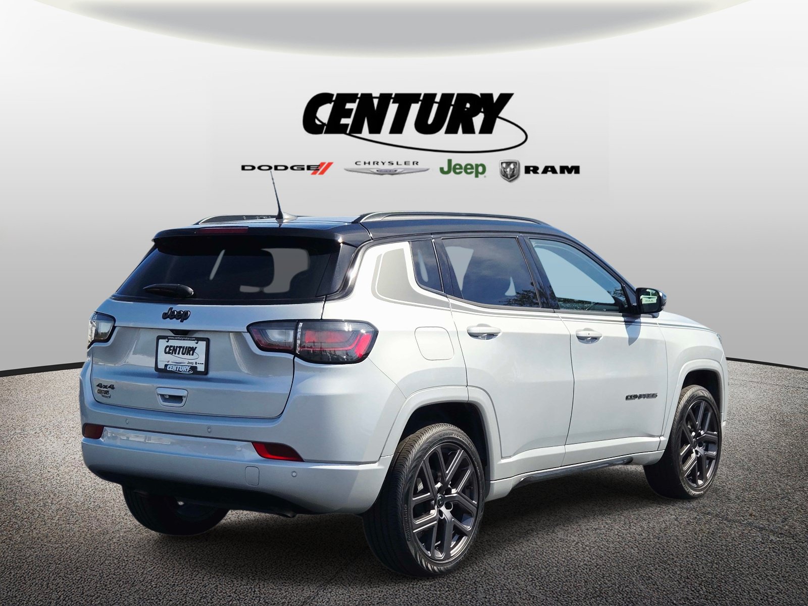 Used 2025 Jeep Compass Limited w/ High Altitude Package AWD/4WD image 4