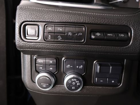 Used 2021 GMC Yukon XL Denali w/ Denali Ultimate Package AWD/4WD image 8