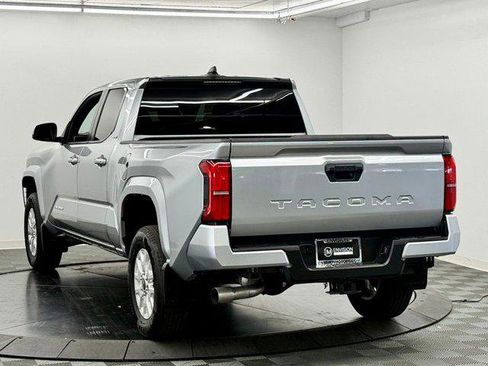 Certified 2025 Toyota Tacoma SR5 image 10