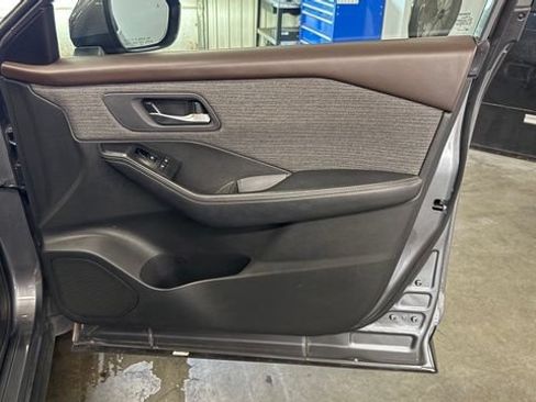 Used 2023 Nissan Rogue SV FWD image 22