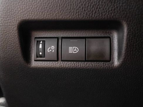Used 2025 Toyota RAV4 XLE AWD/4WD image 23