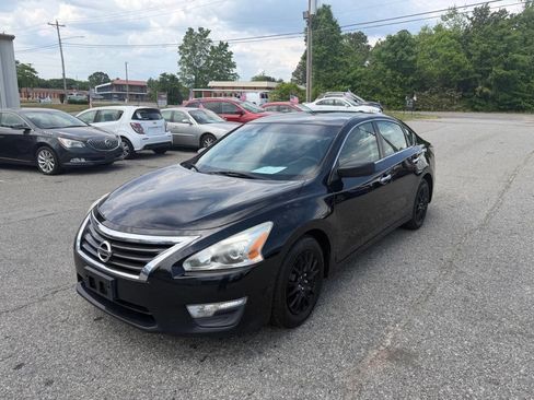Used 2014 Nissan Altima 2.5 S FWD image 1