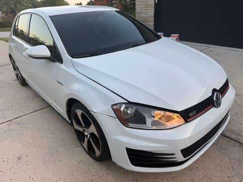 Used 2017 Volkswagen GTI S image 1