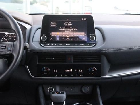 Certified 2023 Nissan Rogue SV image 22