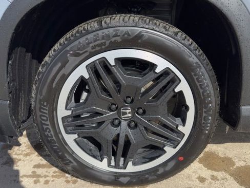 New 2026 Honda Pilot Touring image 9
