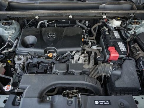 Used 2021 Toyota RAV4 XLE AWD/4WD image 23