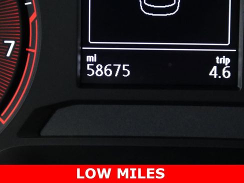 Used 2019 Volkswagen Jetta SE w/ Cold Weather Package image 13