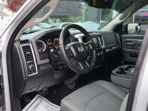 Used 2016 RAM 1500 Classic SLT AWD/4WD image 13