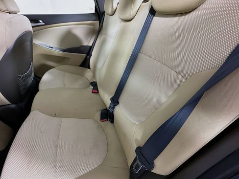 Used 2012 Hyundai Accent GLS FWD image 4