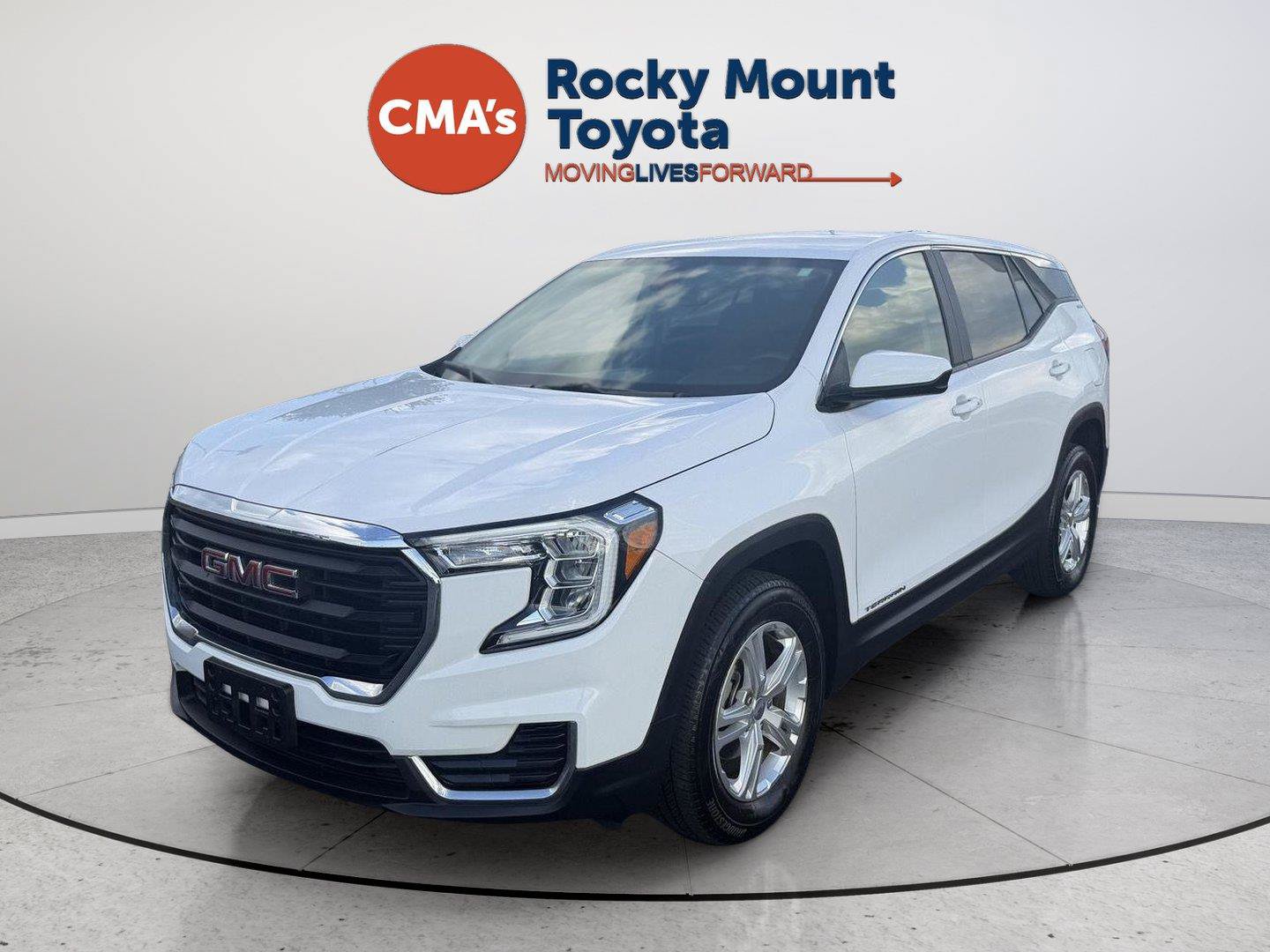 Used 2024 GMC Terrain SLE AWD/4WD image 1
