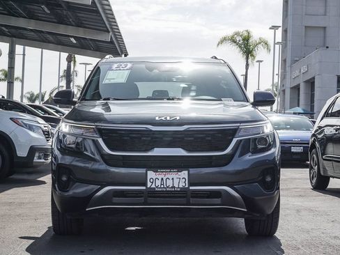 Certified 2023 Kia Seltos EX AWD/4WD image 2