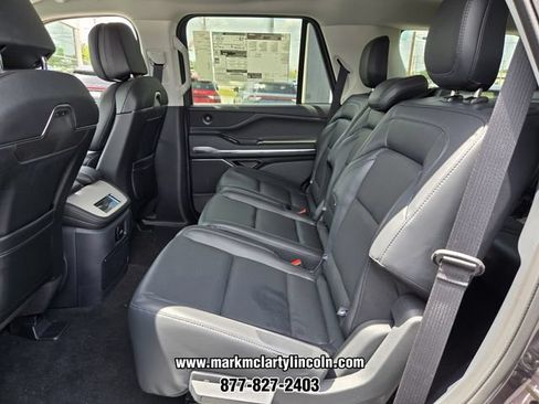 New 2027 Lincoln Navigator Premiere RWD image 9