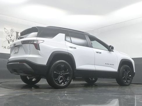 New 2026 Chevrolet Equinox LT w/ Midnight Edition FWD image 11