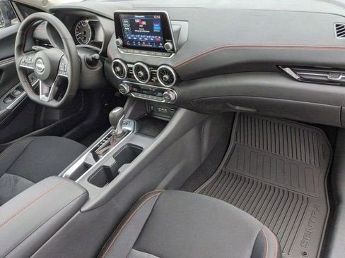 Used 2025 Nissan Sentra SR image 13