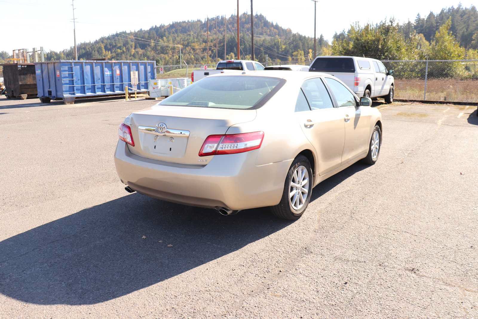 Used 2011 Toyota Camry XLE w/ XLE Extra-Value Pkg #1 FWD image 5