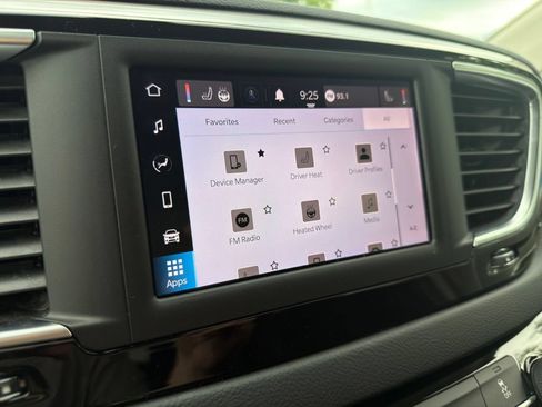 Used 2022 Chrysler Voyager LX FWD image 32