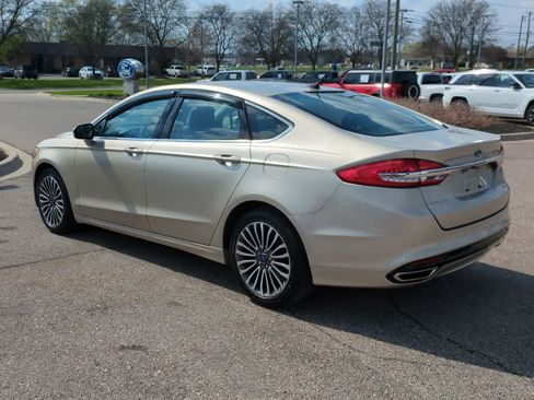 Used 2017 Ford Fusion SE w/ Fusion SE Technology Package AWD/4WD image 6