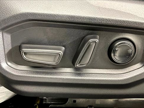 Used 2023 Toyota Tundra Limited w/ Power Package image 33