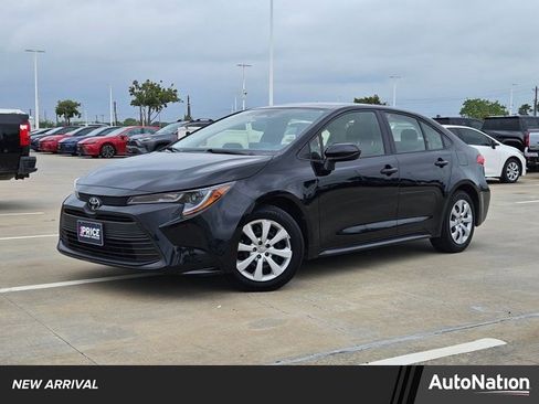 Used 2023 Toyota Corolla LE FWD image 1