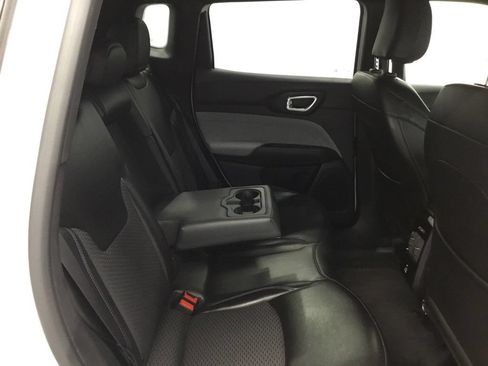 Used 2023 Jeep Compass Latitude w/ Convenience Group AWD/4WD image 42