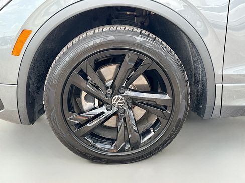Used 2024 Volkswagen Tiguan SE R-Line FWD image 43