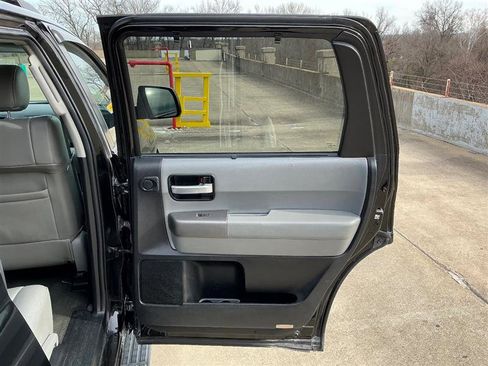 Used 2016 Toyota Sequoia Limited image 38