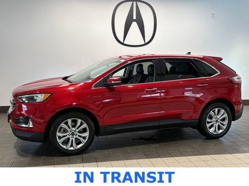 Used 2024 Ford Edge Titanium image 3
