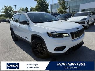 Used 2023 Jeep Cherokee Altitude Lux image 1