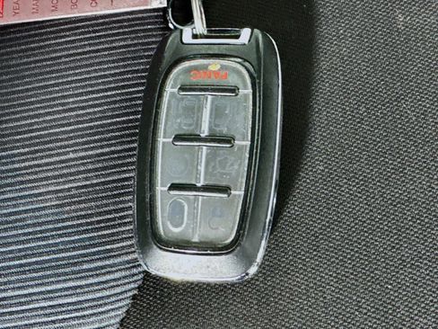 Used 2020 Chrysler Pacifica Touring w/ S Appearance Package image 38